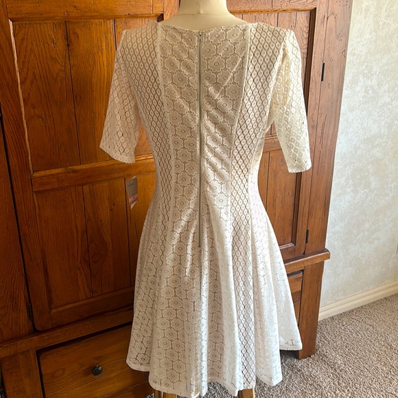 NWT⭐️DANNY and NICOLE Ivory Cream LACE DRESS Size 10 - Picture 5 of 16
